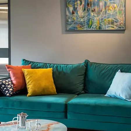 Apartment For An Unforgettable With 3 *